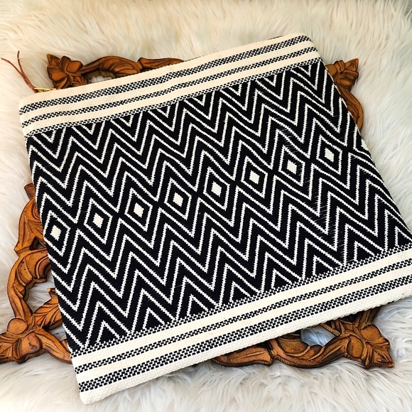 NWOT ANTHROPOLOGIE TRIBE ALIVE TEXTILE FOLDOVER CLUTCH - Picture 3 of 9